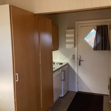 Stay, Steps From Mariehaven * Ansager